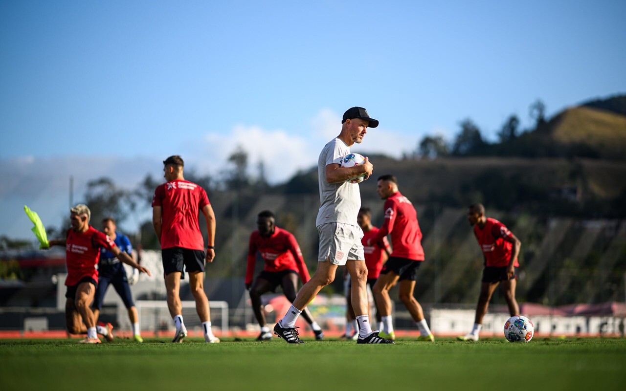 Bayer Leverkusen durante treinamento no Ninho do Urubu (Foto: Reprodução/Bayer Leverkusen)