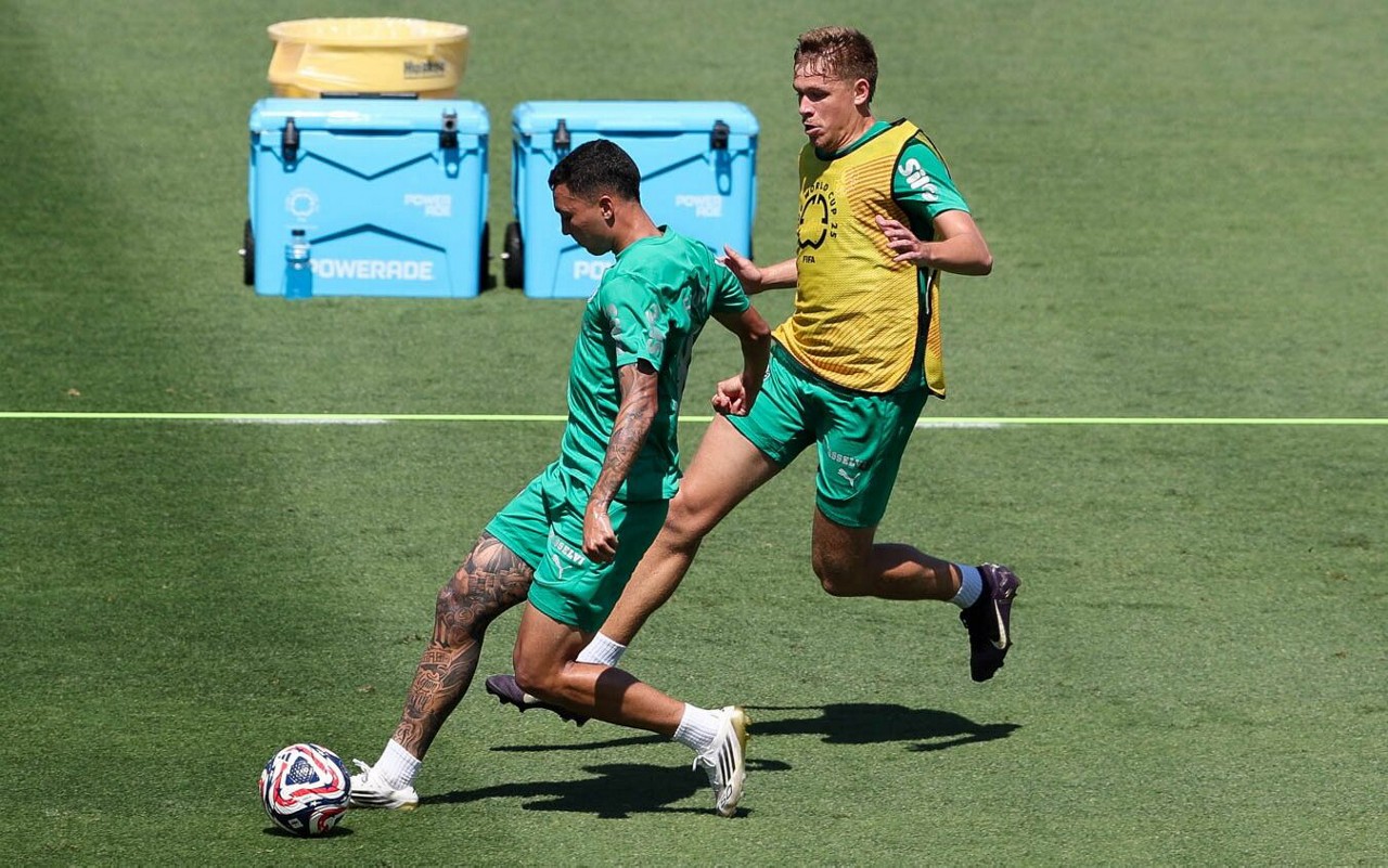 Thalys e Bruno Fuchs, do Palmeiras, durante treinamento, na Universidade da Carolina do Norte