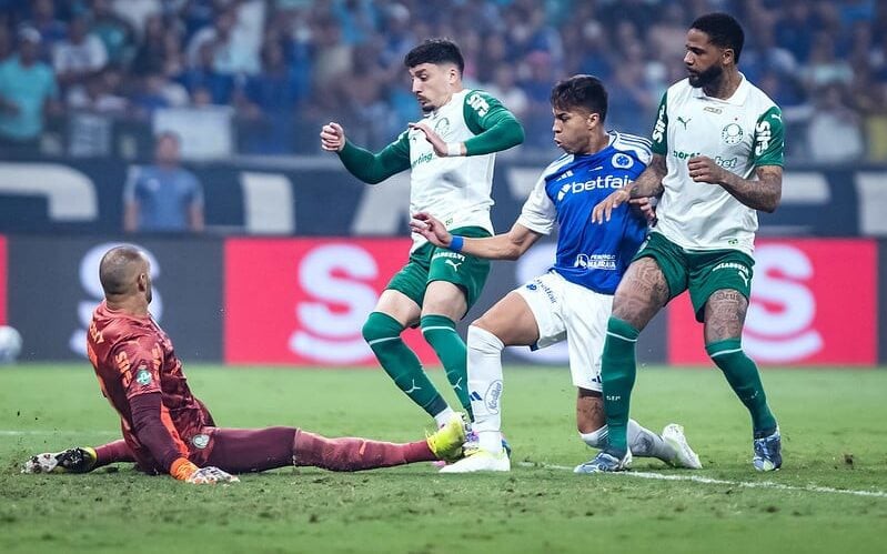 Cruzeiro chegou aos 11 jogos de invencibilidade no ano, com a vitória sobre o Palmeiras, domingo (1º) (Foto: Gustavo Aleixo/Cruzeiro)