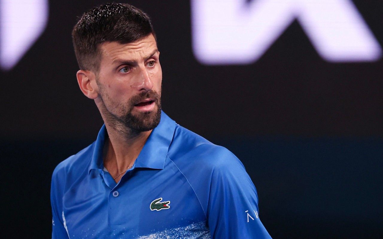 Djokovic perdeu na estreia do ATP 500 de Doha (Foto: DAVID GRAY / AFP)