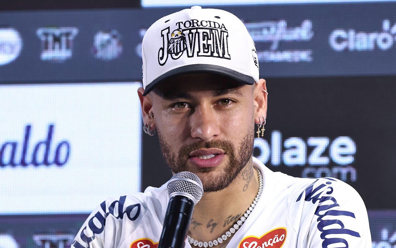 Neymar durante coletiva de imprensa na apresentação ao Santos (Foto: ZUMA Press, Inc./Alamy Live News)