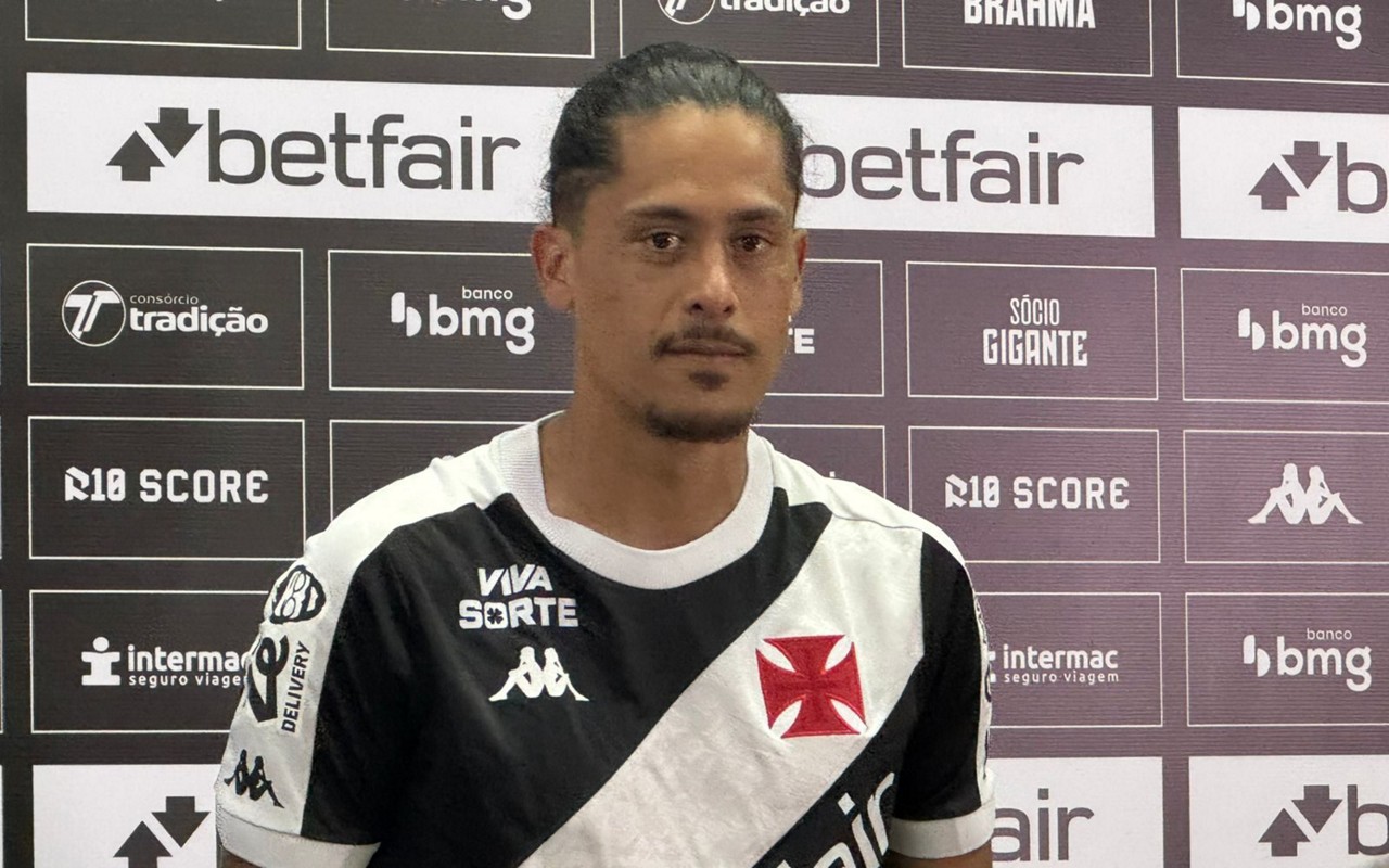 Mauricio Lemos foi apresentado pelo Vasco (Foto: Matheus Guimarães/Lance!)