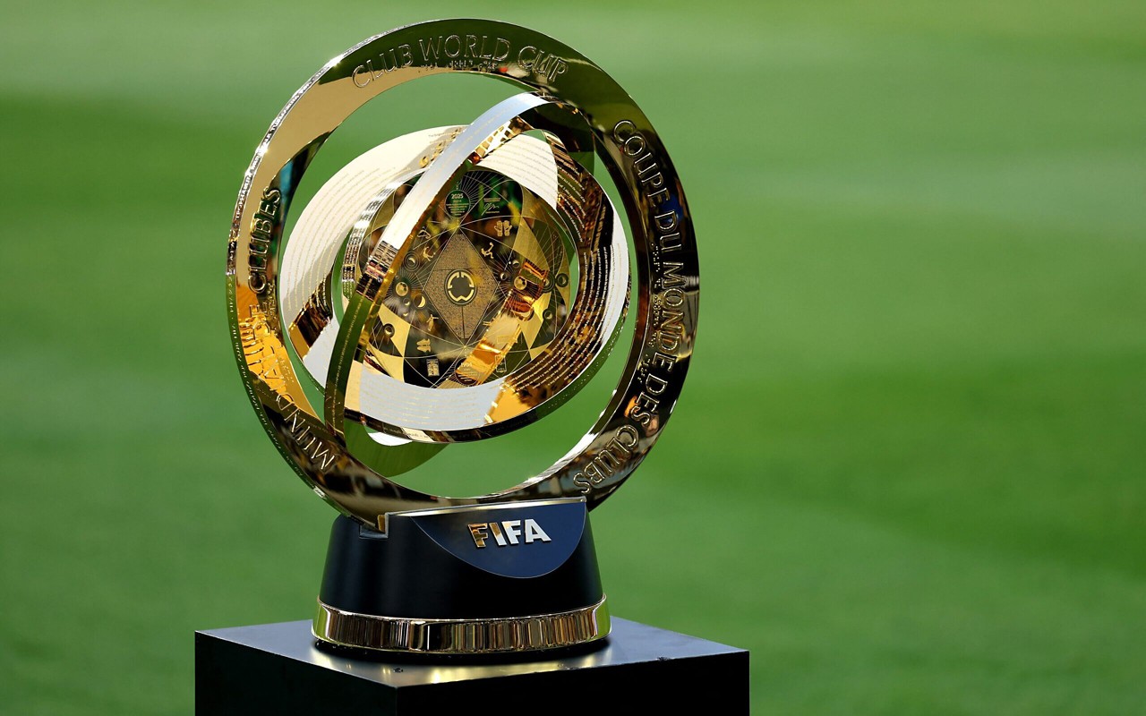 Troféu do Mundial de Clubes da FIFA exposto na partida entre Los Angeles FC e Club América (Foto: Luke Hales/Getty Images via AFP)