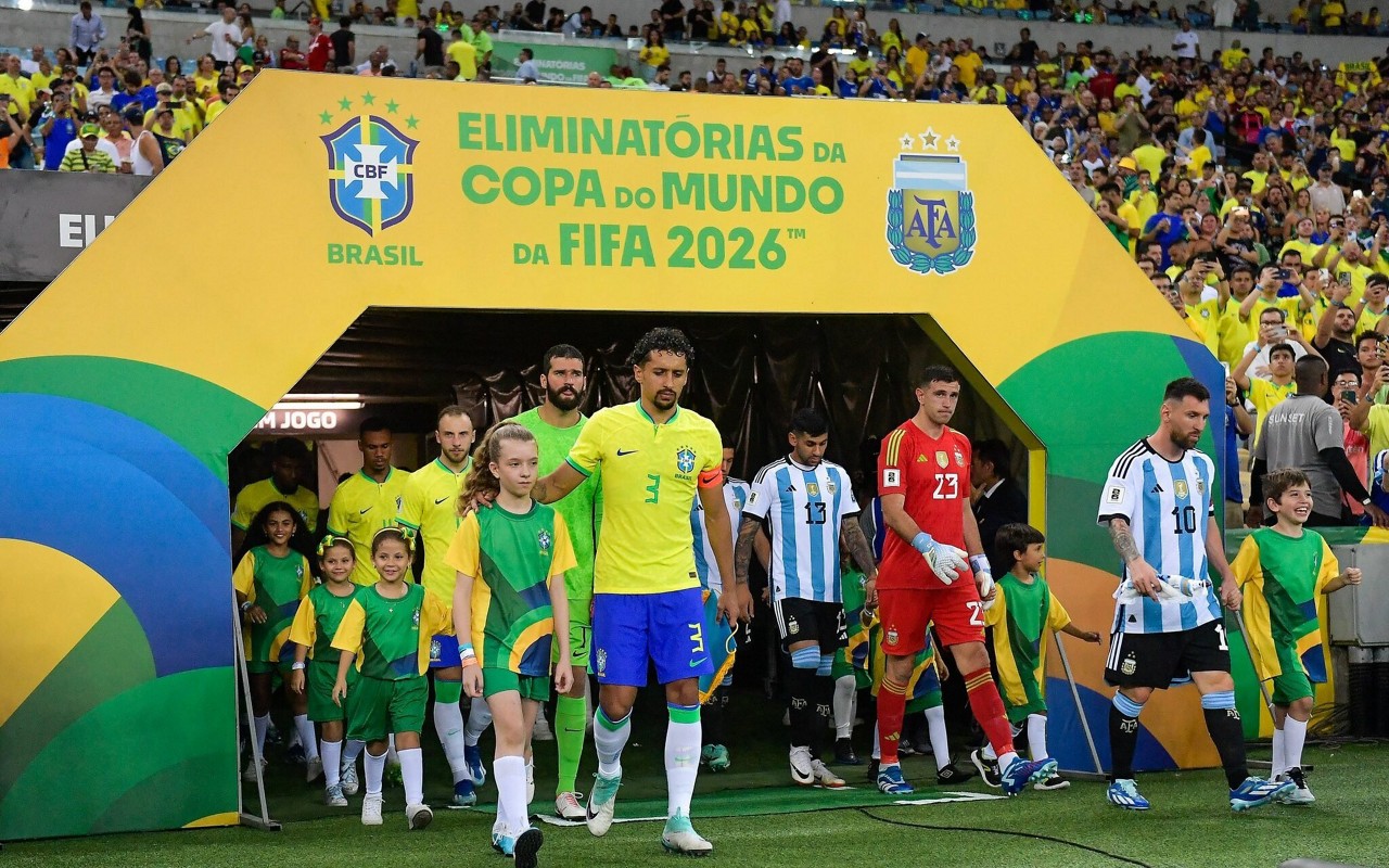 Brasil e Argentina se enfrentam nesta terça-feira (Foto: Staff Images/CBF)