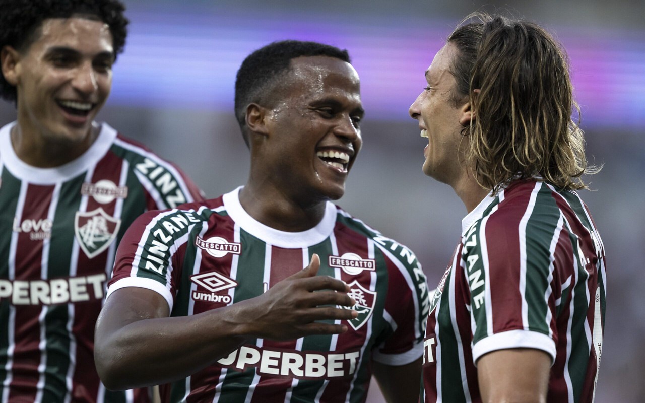 Arias comemorando gol com Canobbio (Foto: Jorge Rodrigues/AGIF)