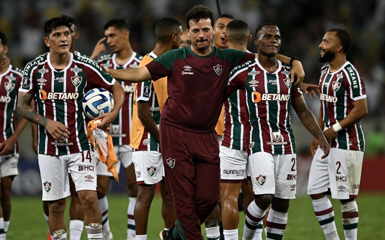 John Arias enalteceu importância de Fernando Diniz (Foto: Mauro Pimentel/AFP)