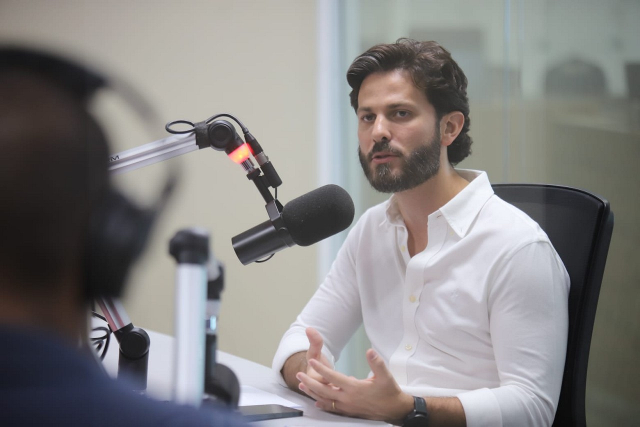 Marcelo Aro, que lidera o grupo conhecido como “Família Aro” na Câmara Municipal de Belo Horizonte (CMBH), é, atualmente, o secretário chefe da Casa Civil de Zema