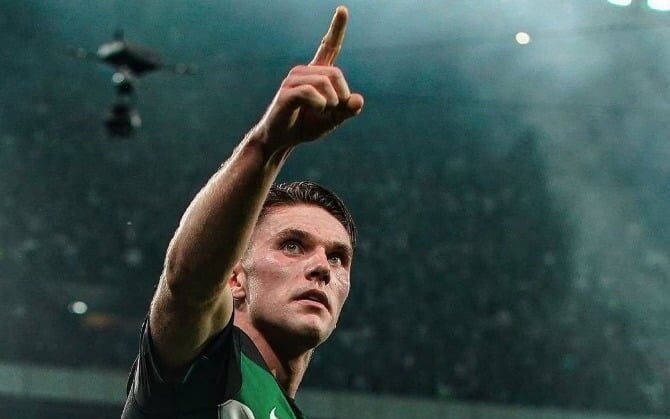 Viktor Gyökeres comemorando seu gol com a camisa do Sporting (Foto: Reprodução/Instagram)