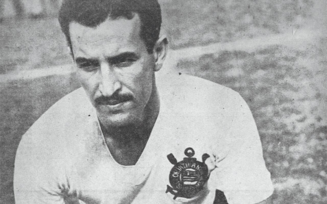 Os maiores artilheiros da história do Dérbi Paulista: Cláudio, do Corinthians, lidera com 21 gols, enquanto Heitor, do Palmeiras, é o maior goleador alviverde com 17 tentos. (Foto: Corinthians)