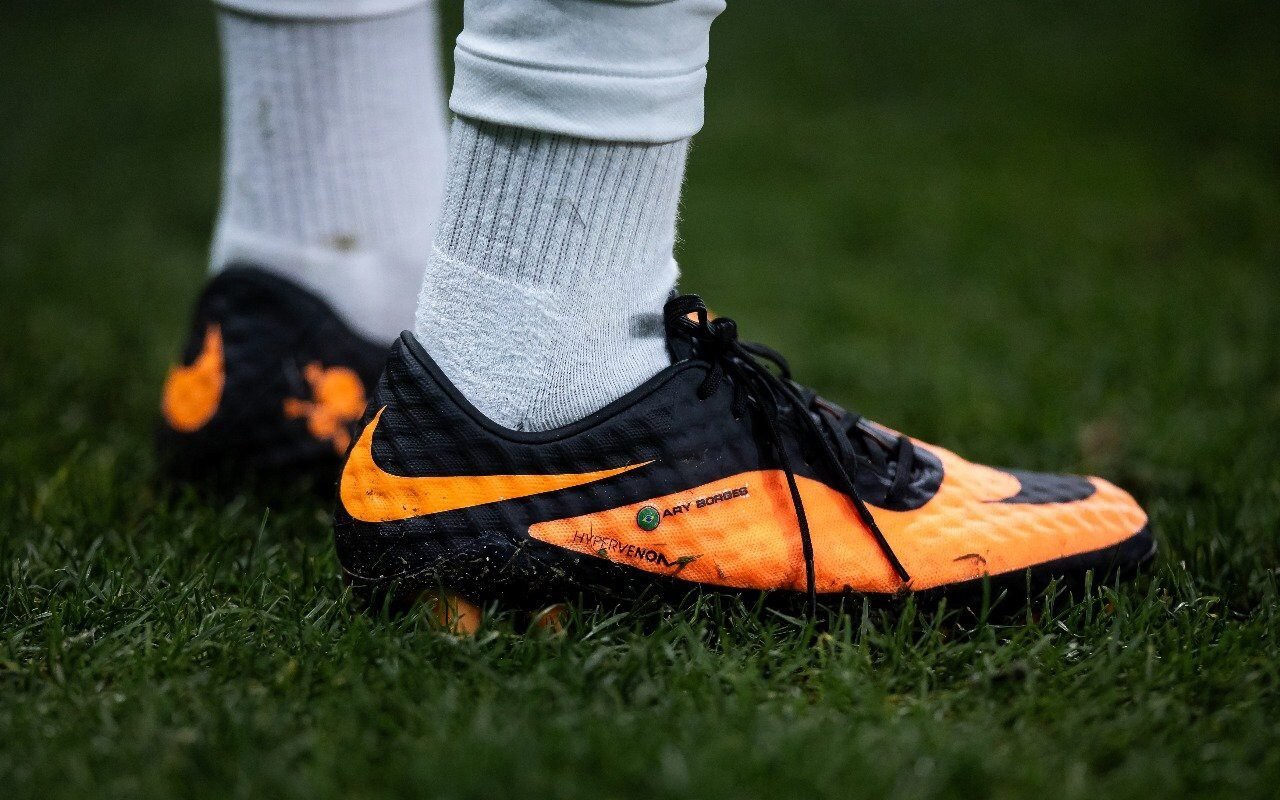 Chuteira Hypervenom Phantom, lançada pela Nike.