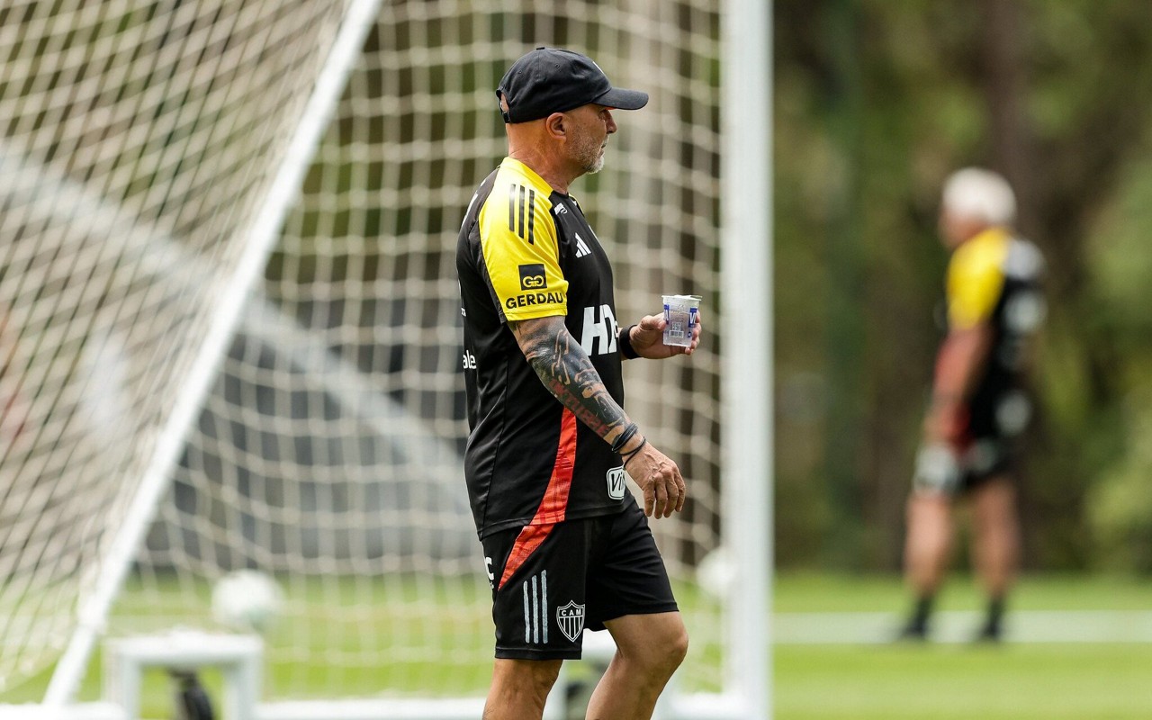 Técnico do Atlético não vai contar com Arana e Scarpa