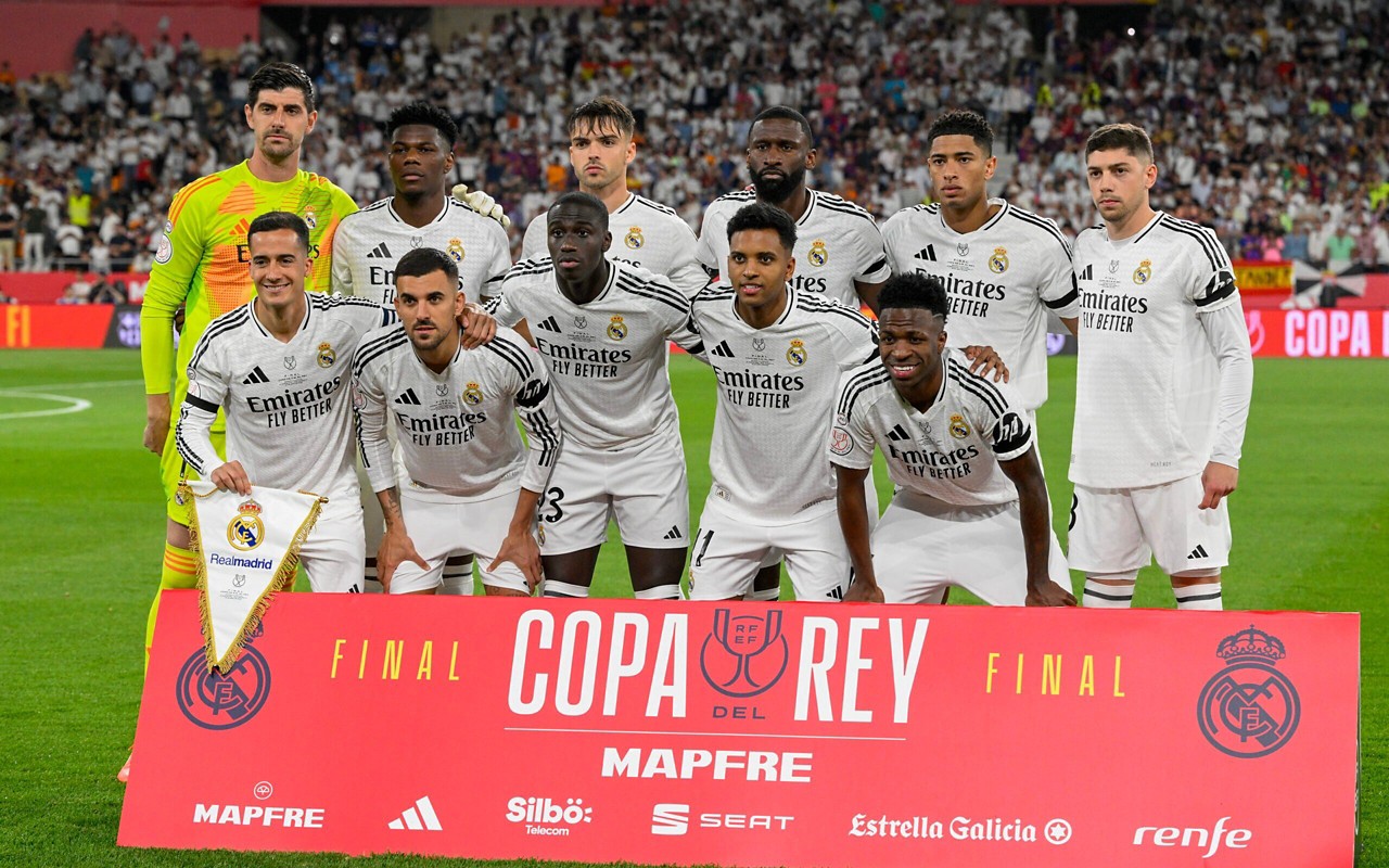 Time do Real Madrid na final da Copa do Rei (Foto: AFP)