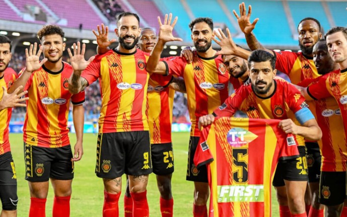 Jogadores do Espérance homenageiam companheiro em comemoração (Foto: Espérance/Divulgação)