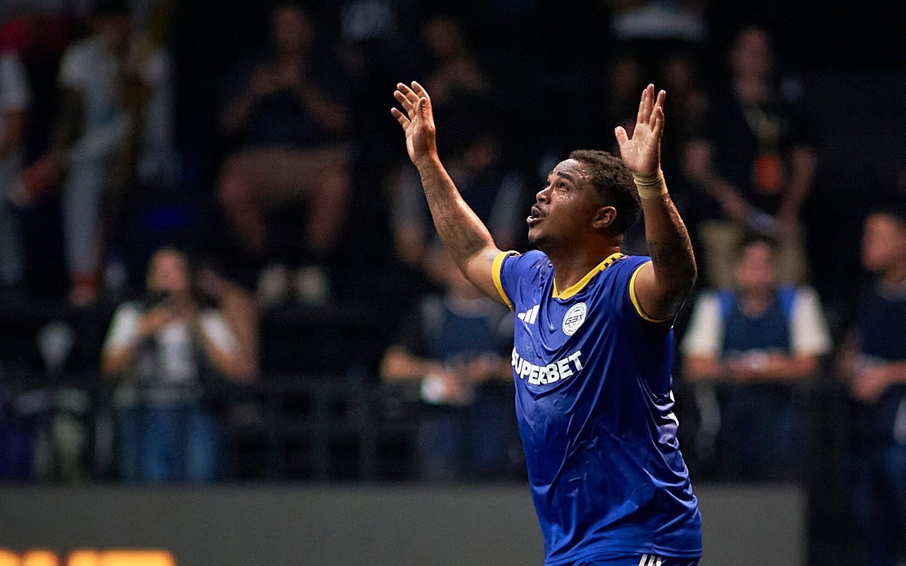 Emerson Carioca comemora gol decisivo pela G3X na Kings League Brasil