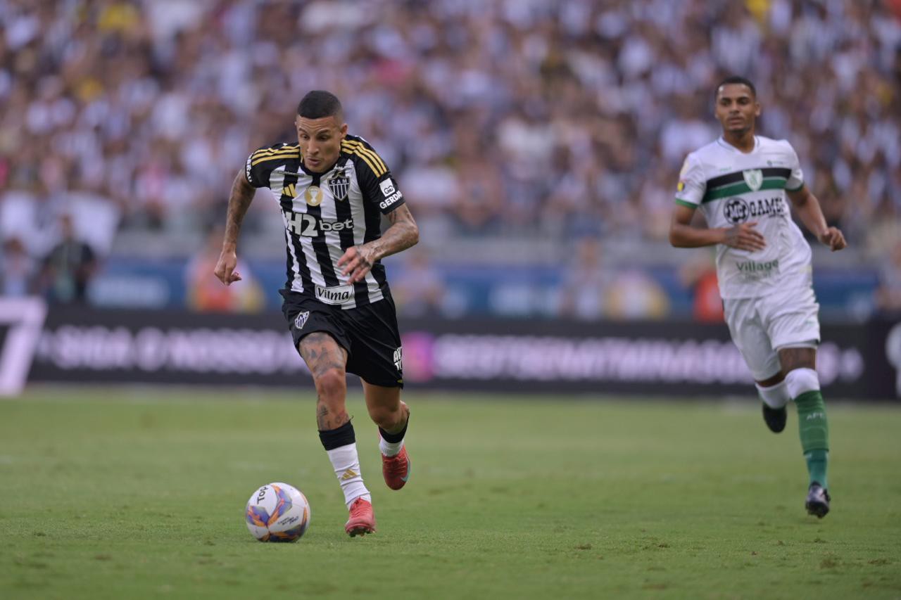 Guilherme Arana comentou sobre gol na vitória do Galo sobre o América