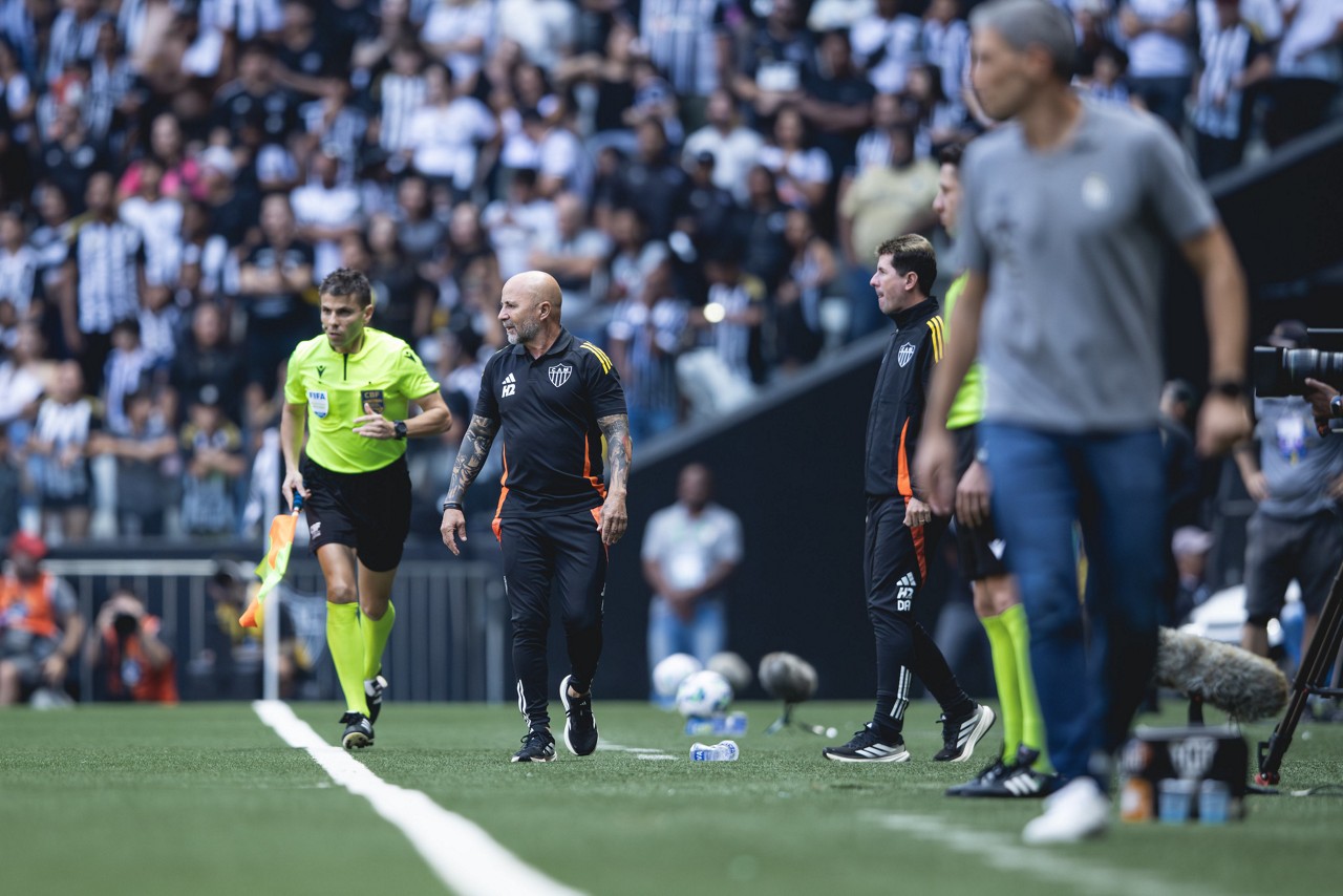 Técnico do Atlético comandou sua primeira partida na Arena MRV
