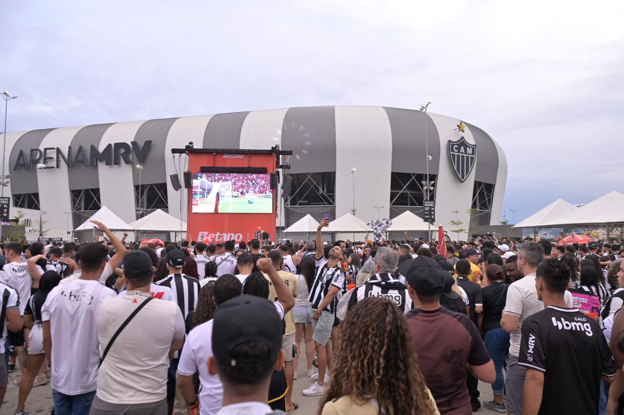 Torcida atleticana demonstra confiança em virada após revés para Flamengo na final da Copa do Brasil