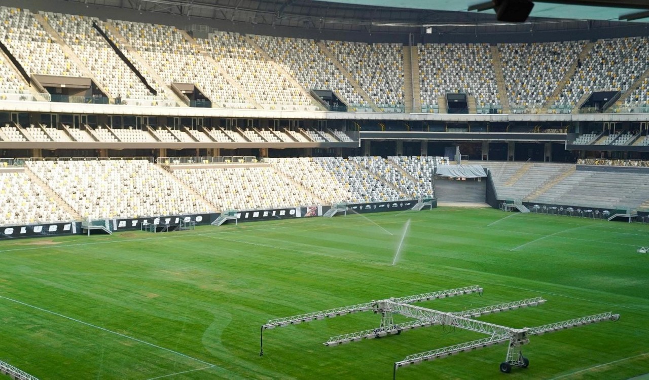 Gramado da Arena MRV segue recebendo ajustes
