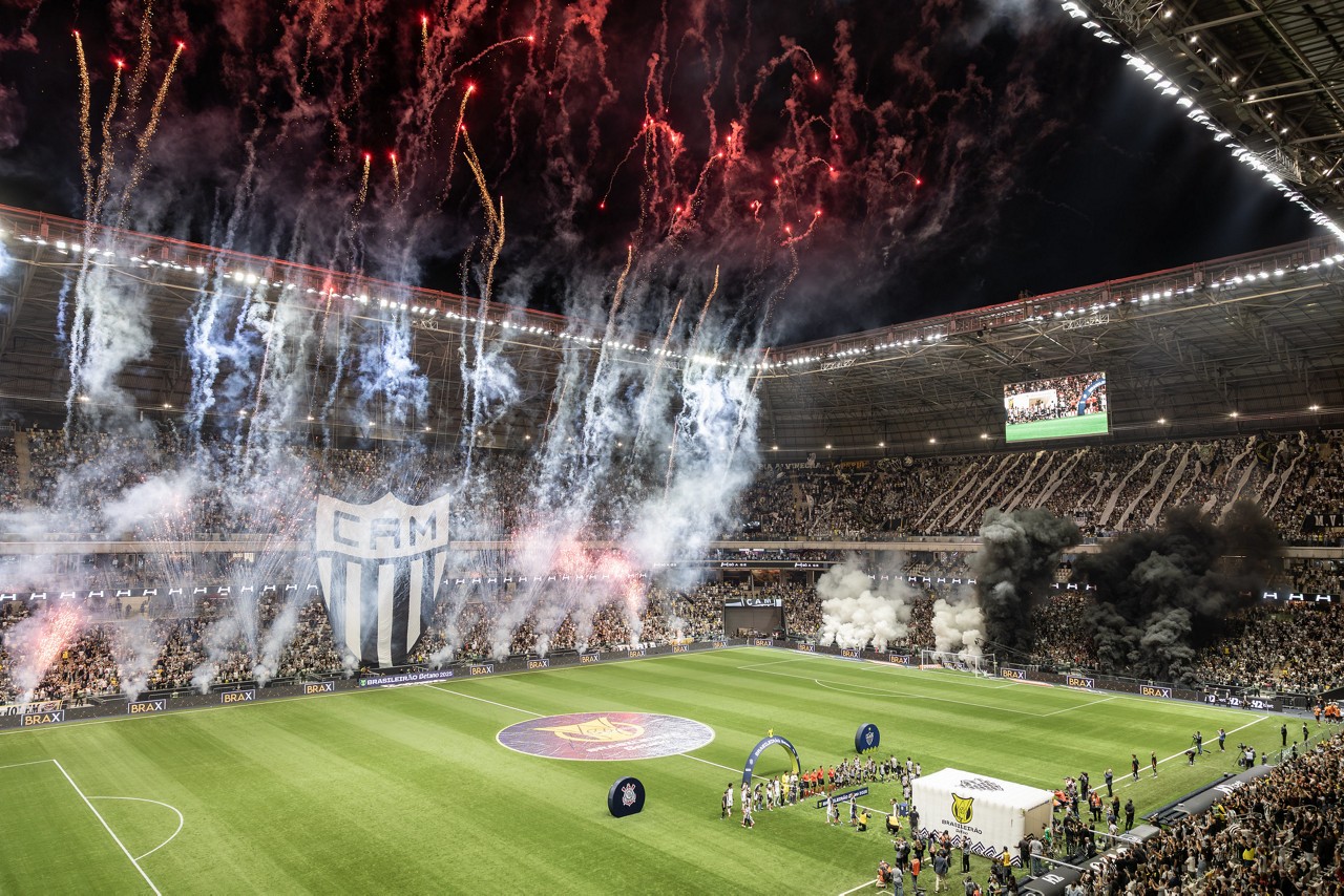 Arena MRV voltou a contar com boa presença de público durante a partida contra o Corinthians, pelo Brasileirão