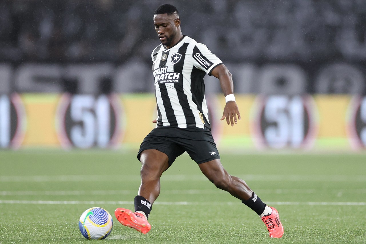 Zagueiro Bastos poderá estar em campo para o duelo com o Atlético no Independência