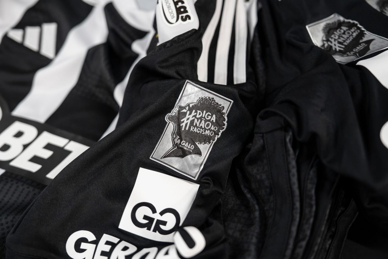 Atlético já usou patch na camisa contra o racismo