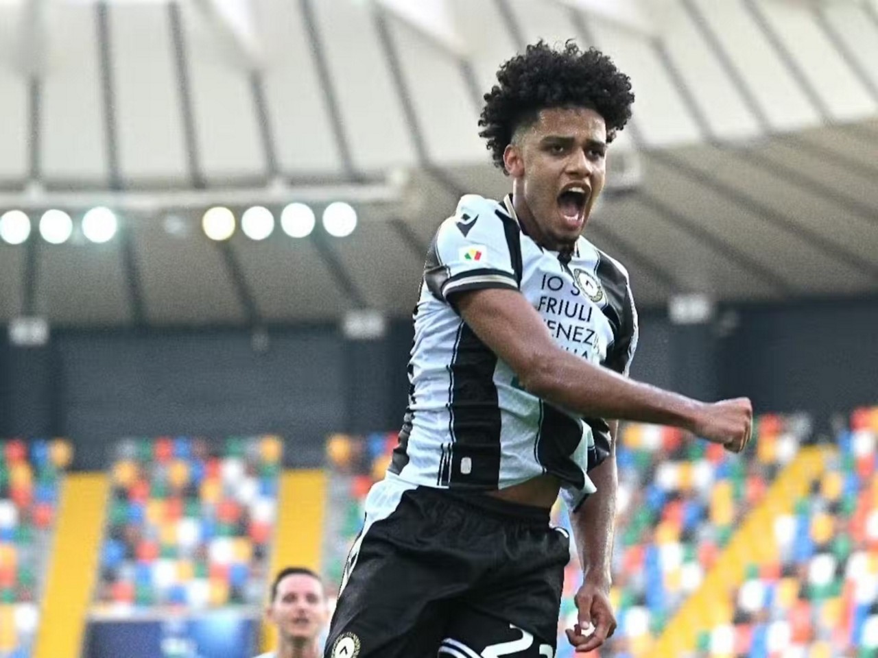 Atacante Brenner comemora um de seus gols pela Udinese