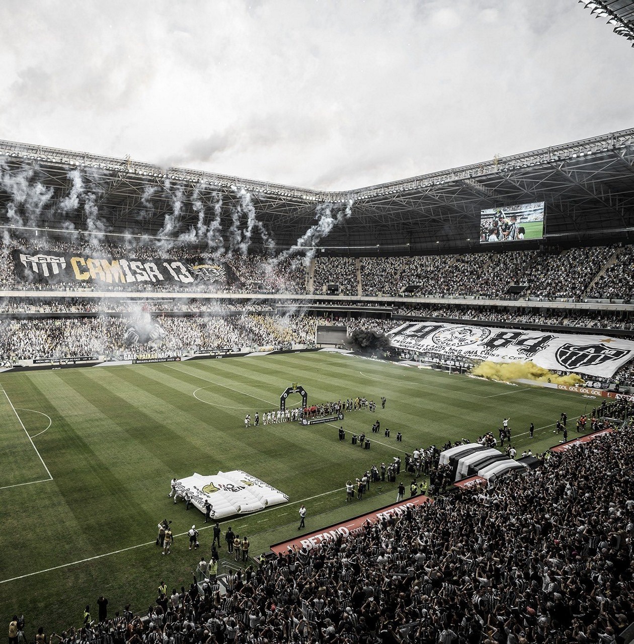 Atlético postou imagem da partida com o Santos, que marcou a inauguração oficial da Arena MRV