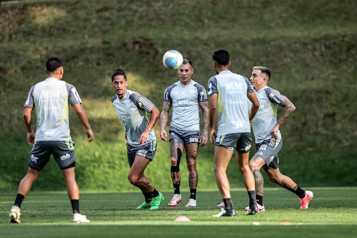 Jogadores do Atlético treinam na Cidade do Galo, em Vespasiano