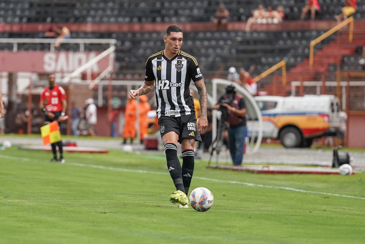Volante Paulo Vitor atará pelo Criciúma no restante da temporada e disputará a Série B do Brasileiro