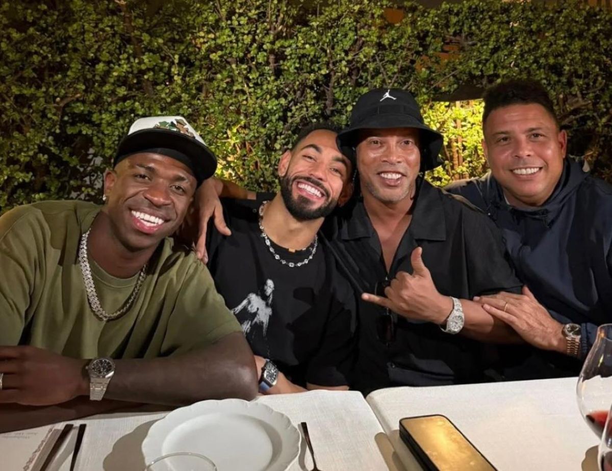 Vini Jr e Matheus Cunha tiveram a companhia de R10 e Fenômeno em um jantar nos Estados Unidos