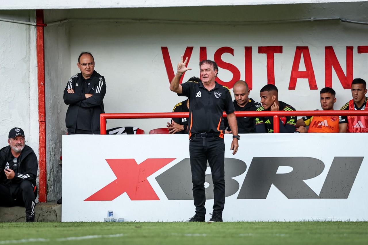 O técnico Cuca, do Atlético, espera um jogo difícil contra o Athletic