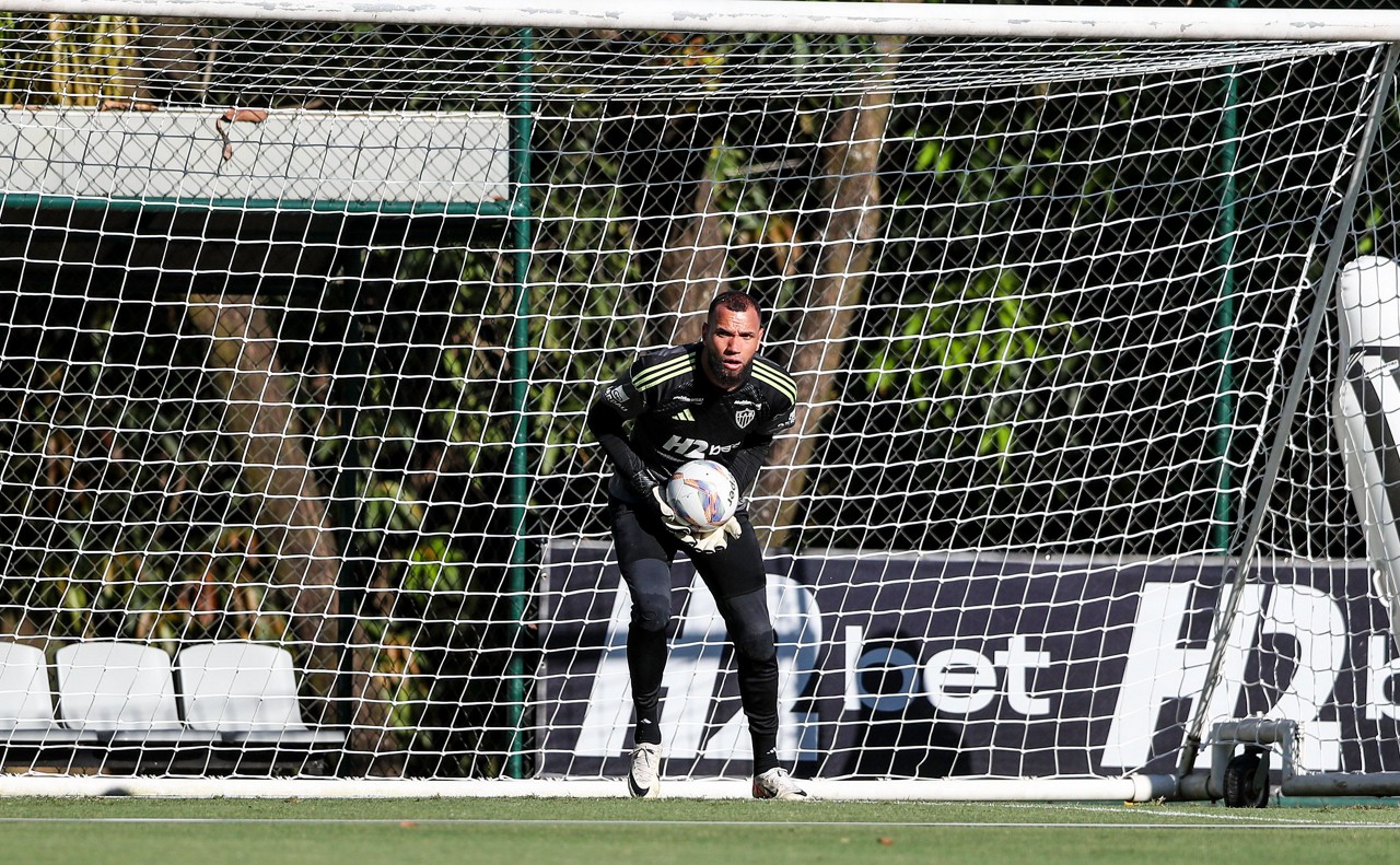 Everson está há seis jogos sem sofrer gols