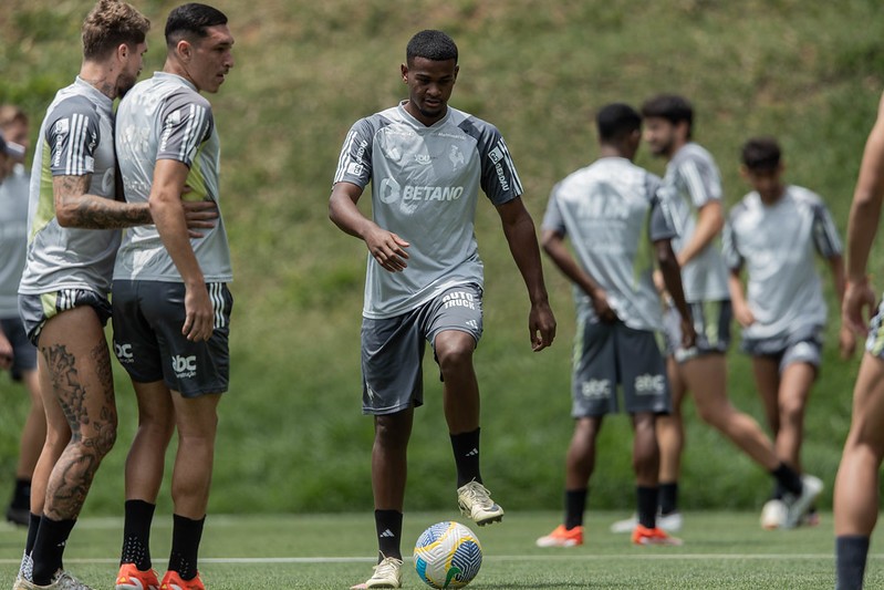 O garoto Alisson, recuperado de lesão, está relacionado para enfrentar o Fortaleza