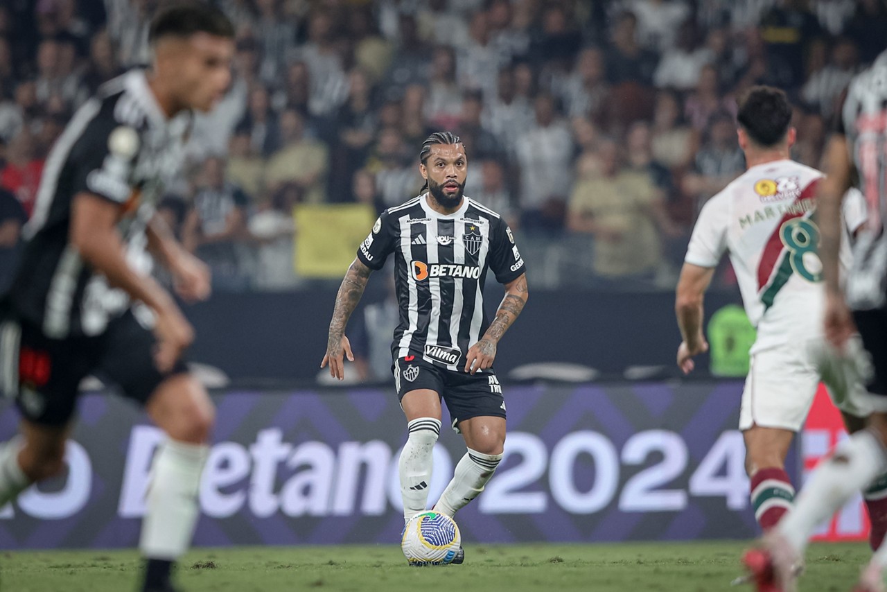 Otávio é titular e peça fundamental da equipe de Milito
