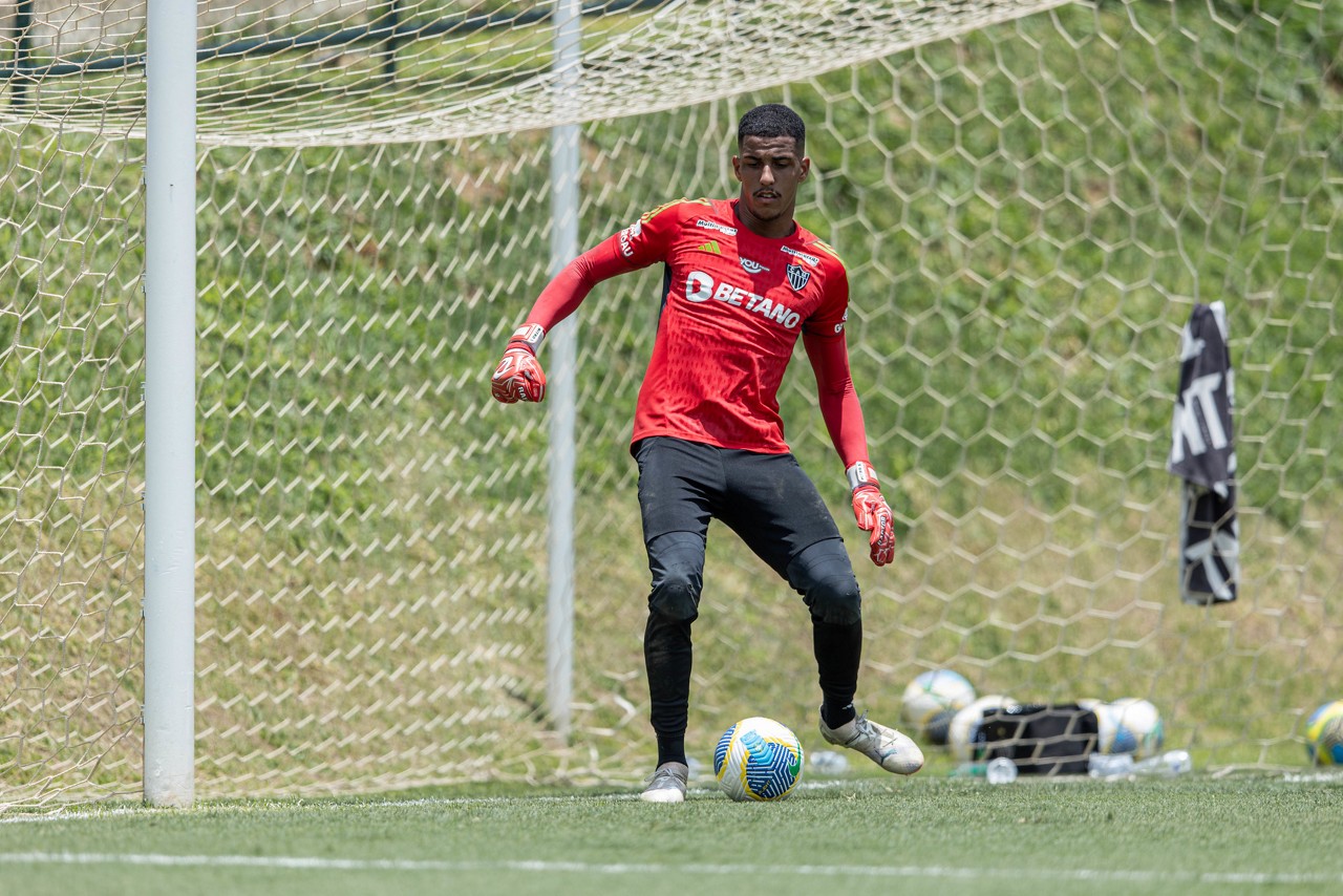 O goleiro Gabriel Delfim foi titular nos três jogos do Atlético no Mineiro