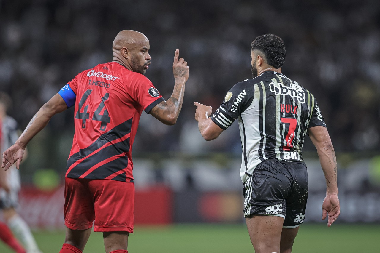 Equipes se enfrentam às 18h30 deste sábado (16)