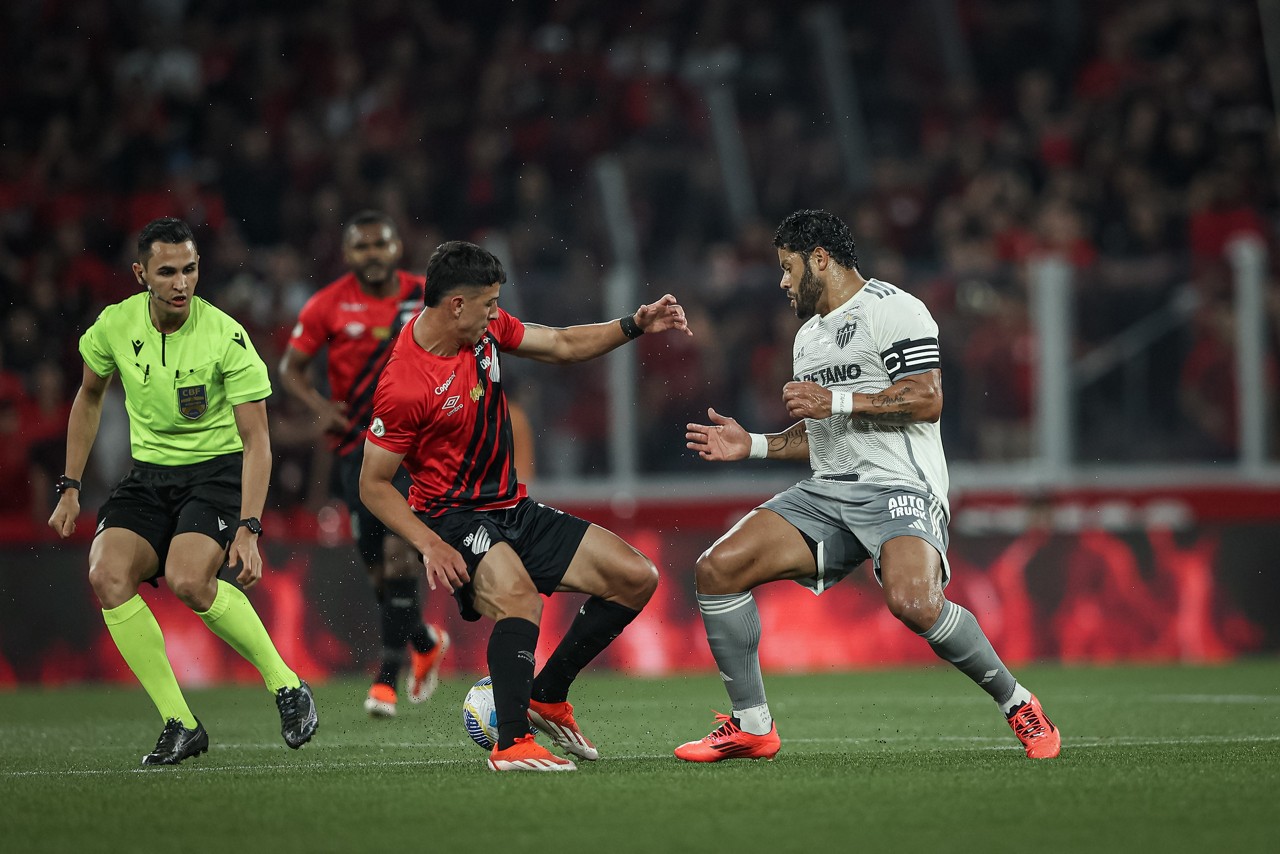 Atlético perdeu para o Athletico-PR por 1 a 0 neste sábado (16)