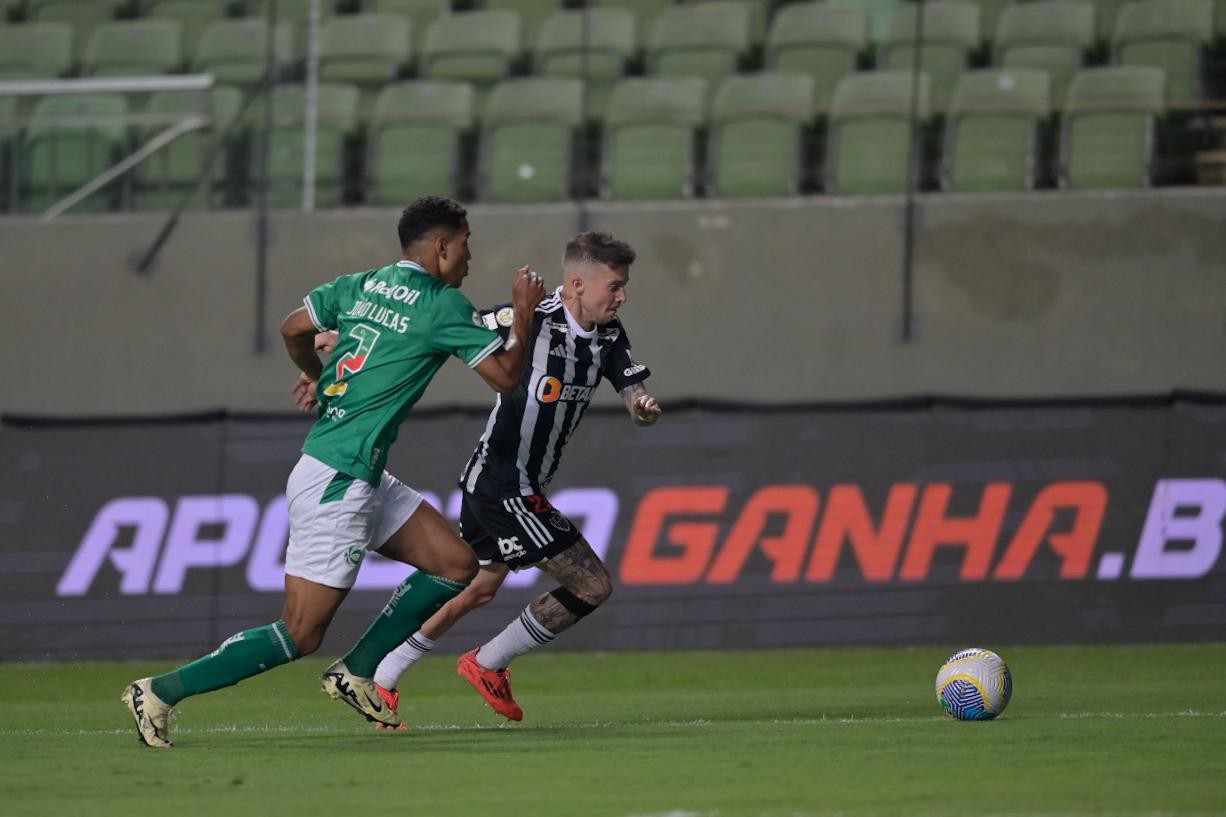 Bernard falou com a imprensa após a derrota para o Juventude