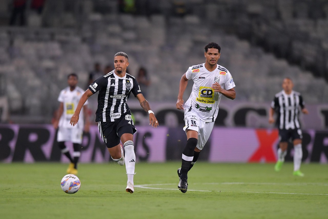 Robert foi titular no duelo contra o Democrata-GV