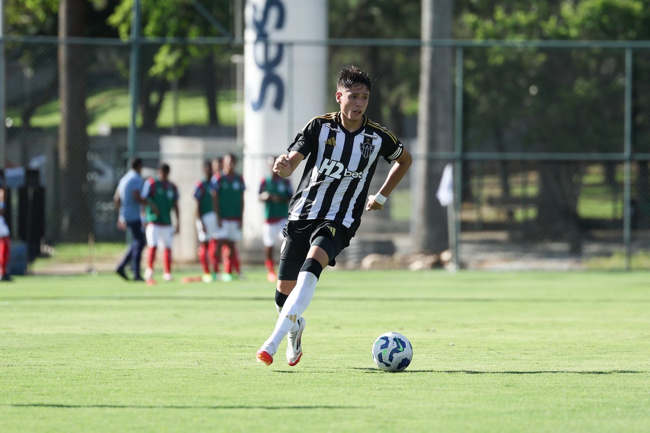 Ivan Román recebeu oportunidade na seleção principal do Chile