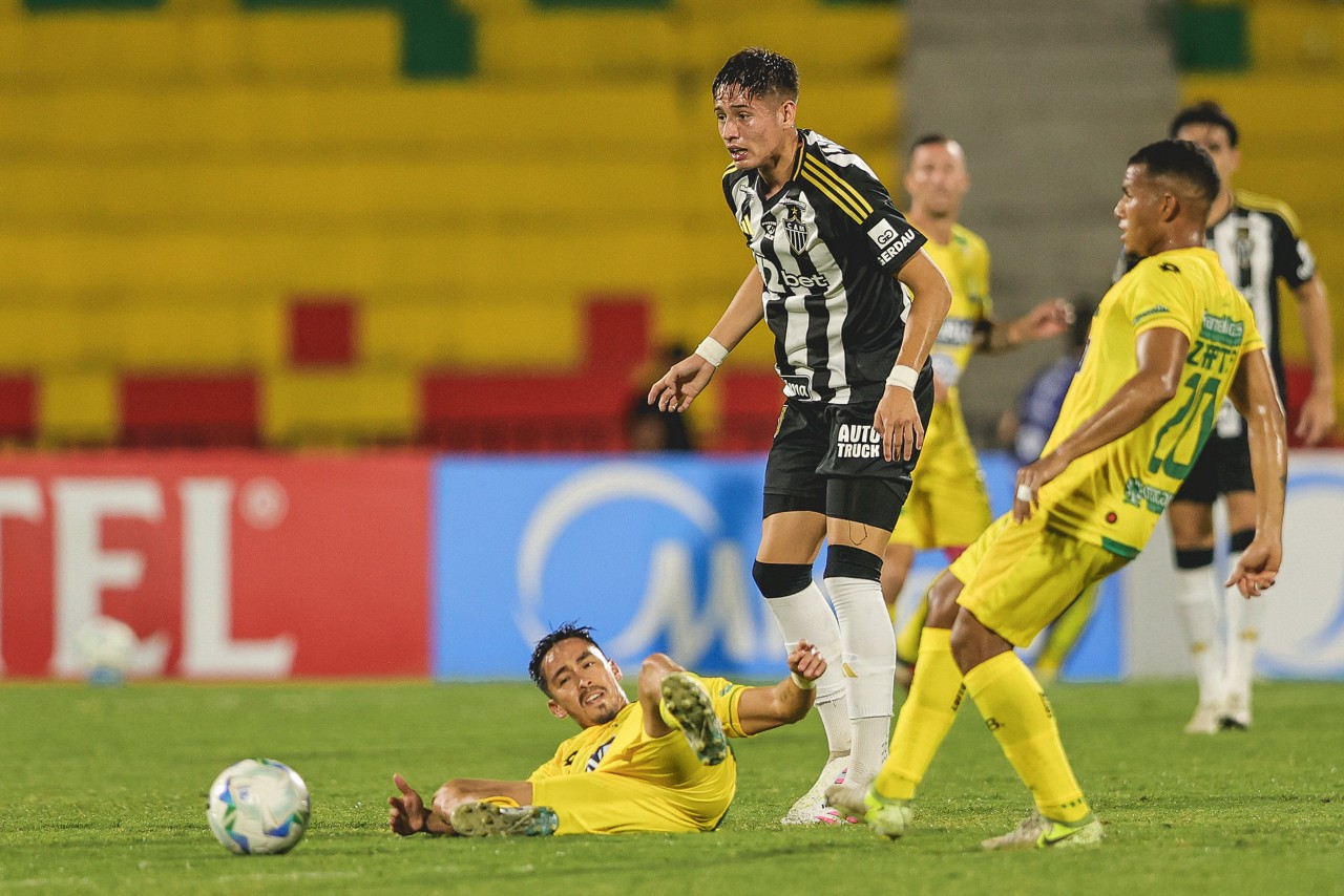 Ivan Román foi um dos jogadores utilizados por Cuca