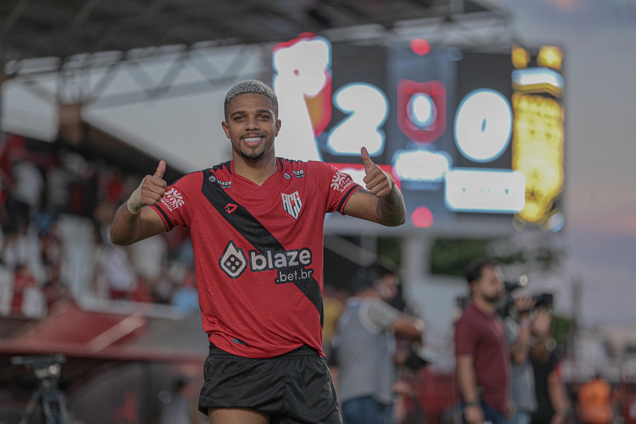 Robert deve retornar ao Atlético no fim da temporada