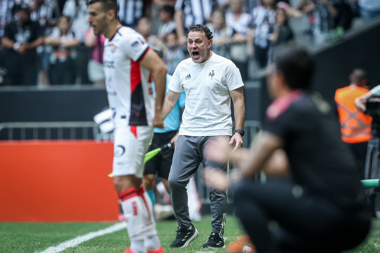 Desafio de manter time ligado nos jogos do Brasileirão é principalmente de Gabriel Milito