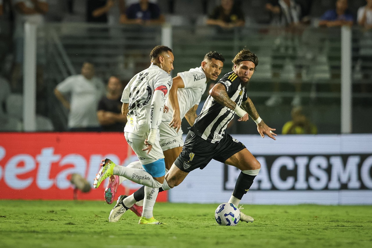 O Galo perdeu para Grêmio e Santos nos dois jogos que fez como visitante na atual edição do Campeonato Brasileiro