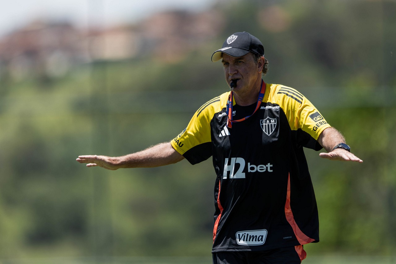 Técnico Cuca terá que superar uma lista de desfalques para o clássico