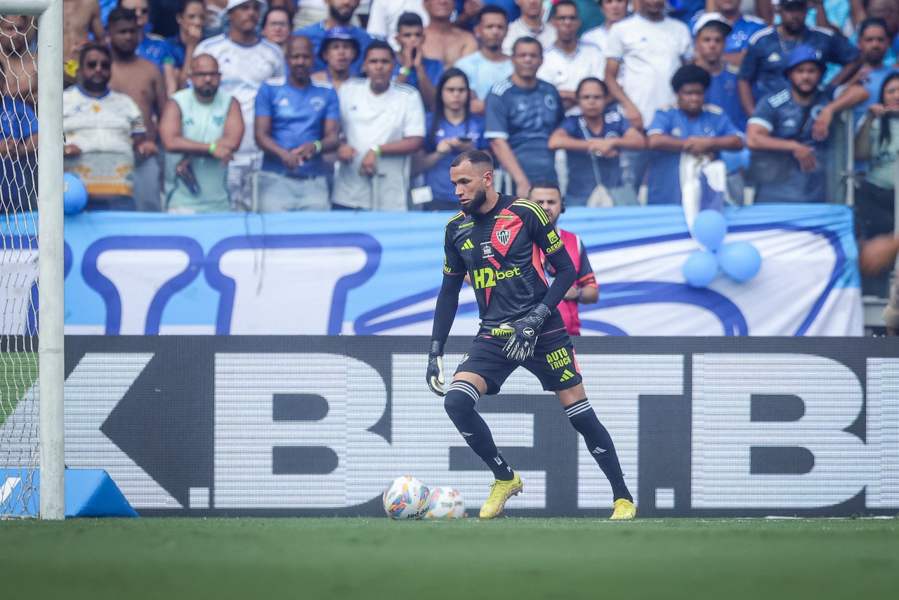 O goleiro Everson não sofre gol há cinco jogos