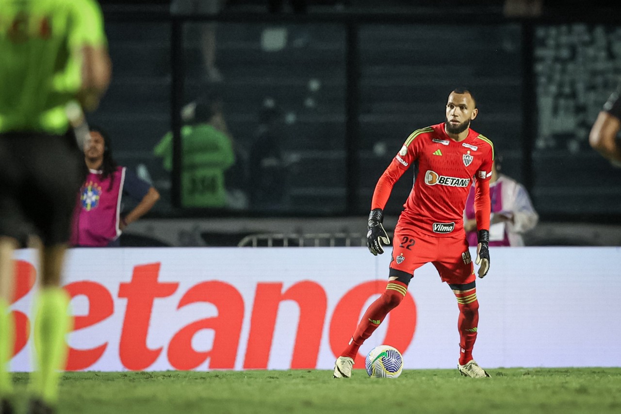 Goleiro Everson pediu uma reação do Galo após derrota para o Vasco, por 2 a 0