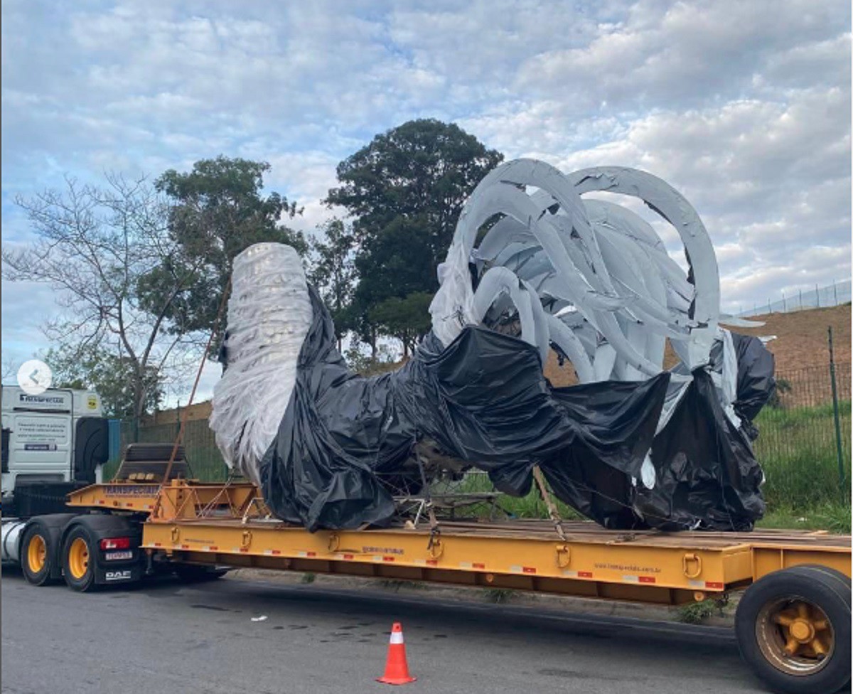 A escultura será instalada na esplanada da Arena MRV