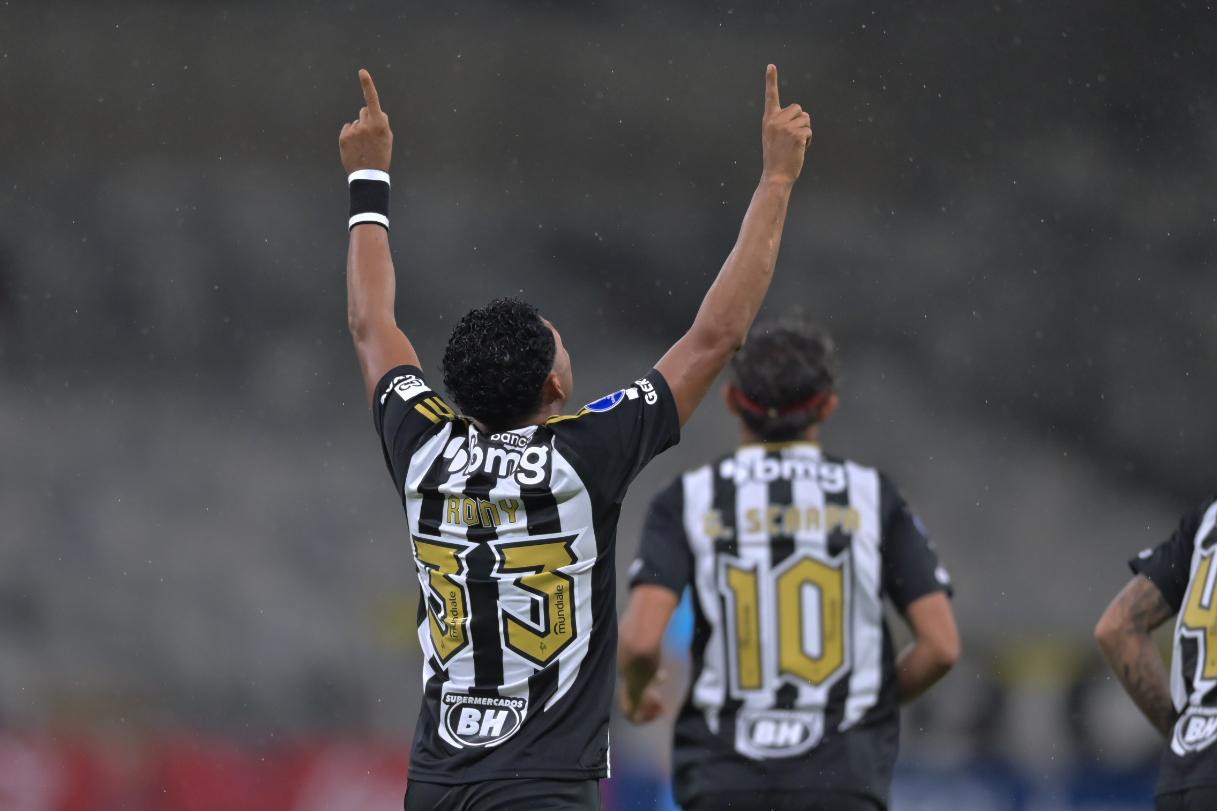 Rony marcou 6 gols em 10 jogos pelo Galo