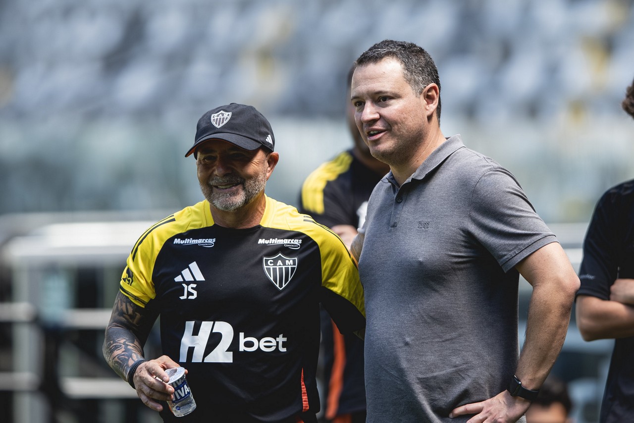 Rafael Menin esteve presente no treino do Atlético